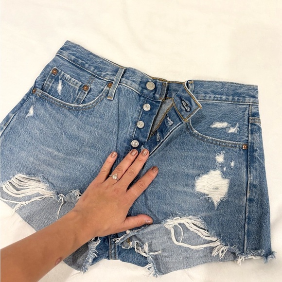 Levi’s Buttonfly Denim Shorts - Picture 1 of 3